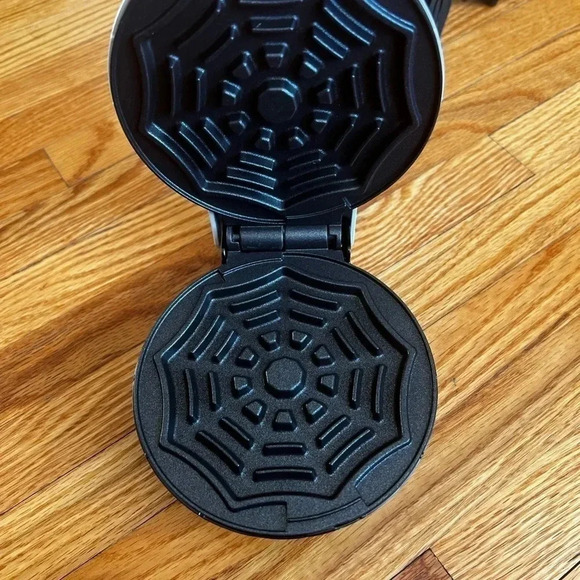 Mini waffle maker - Picture 2 of 2